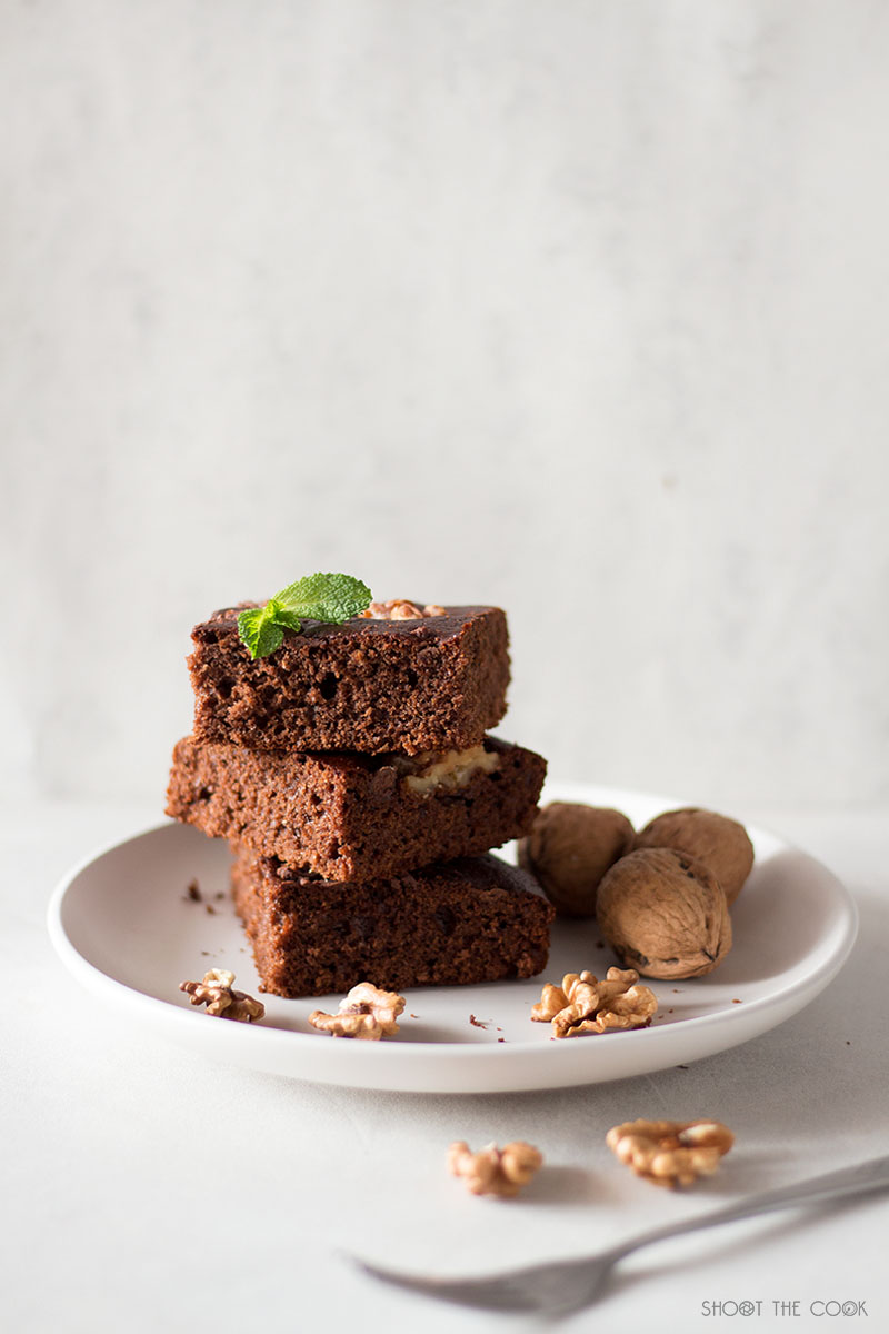 bizcocho de chocolate esponjoso y saludable