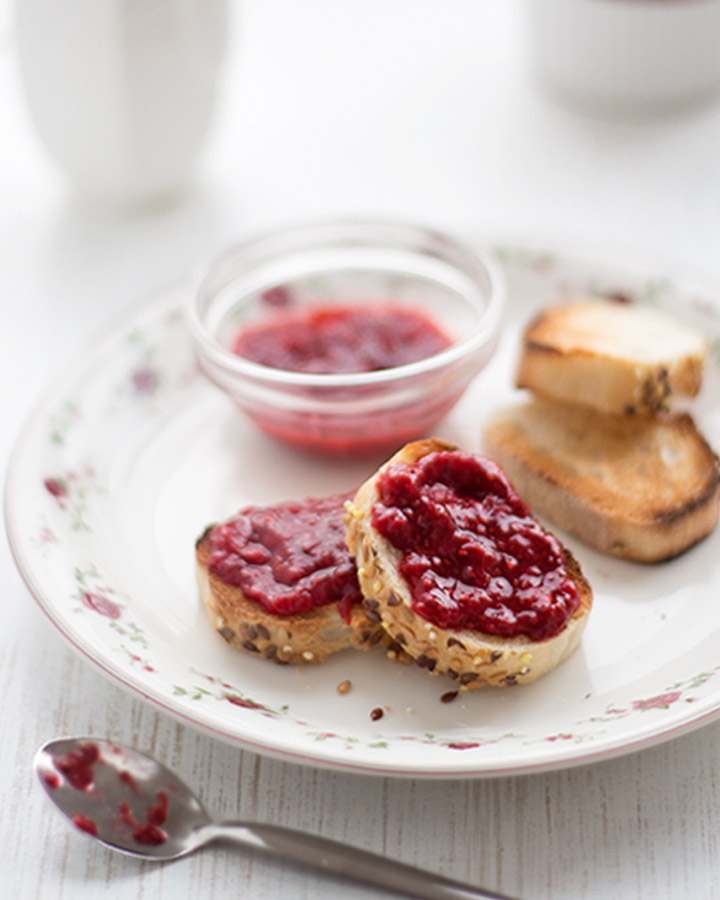 Mermelada con semillas de chia y fresas