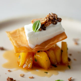 postre de piña salteada con helado receta