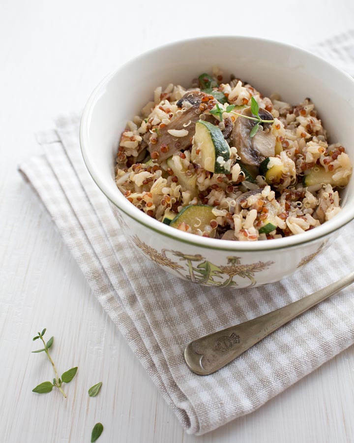 Quinoa con verduras salteadas y arroz integral
