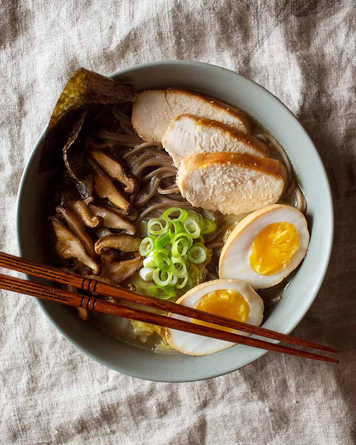 Ramen de Pollo Receta Fácil - Shoot the Cook - Recetas fáciles y trucos  para fotografiar comida