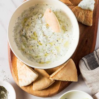 tzatzik salsa de yogurt