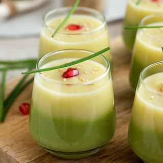 Vasitos de vichyssoise y crema de guisantes